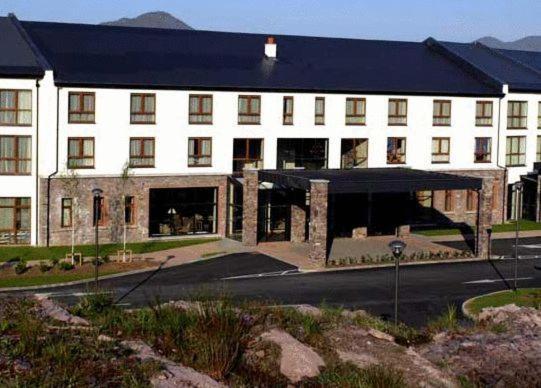 Golden'S Cove Apartments At Sneem Hotel المظهر الخارجي الصورة