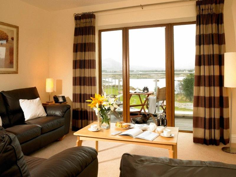Golden'S Cove Apartments At Sneem Hotel المظهر الخارجي الصورة